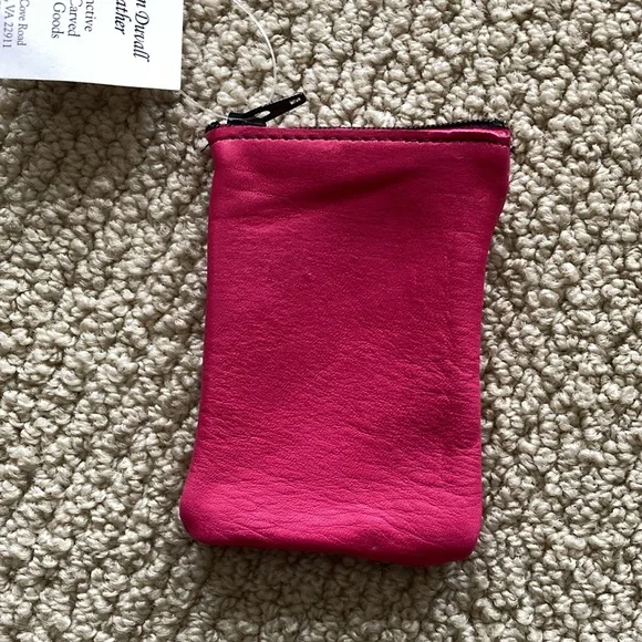 Sharon Duvall Leather Small Hand Carved Genuine Leather Pink Zippered Pouch NWT - Picture 2 of 7